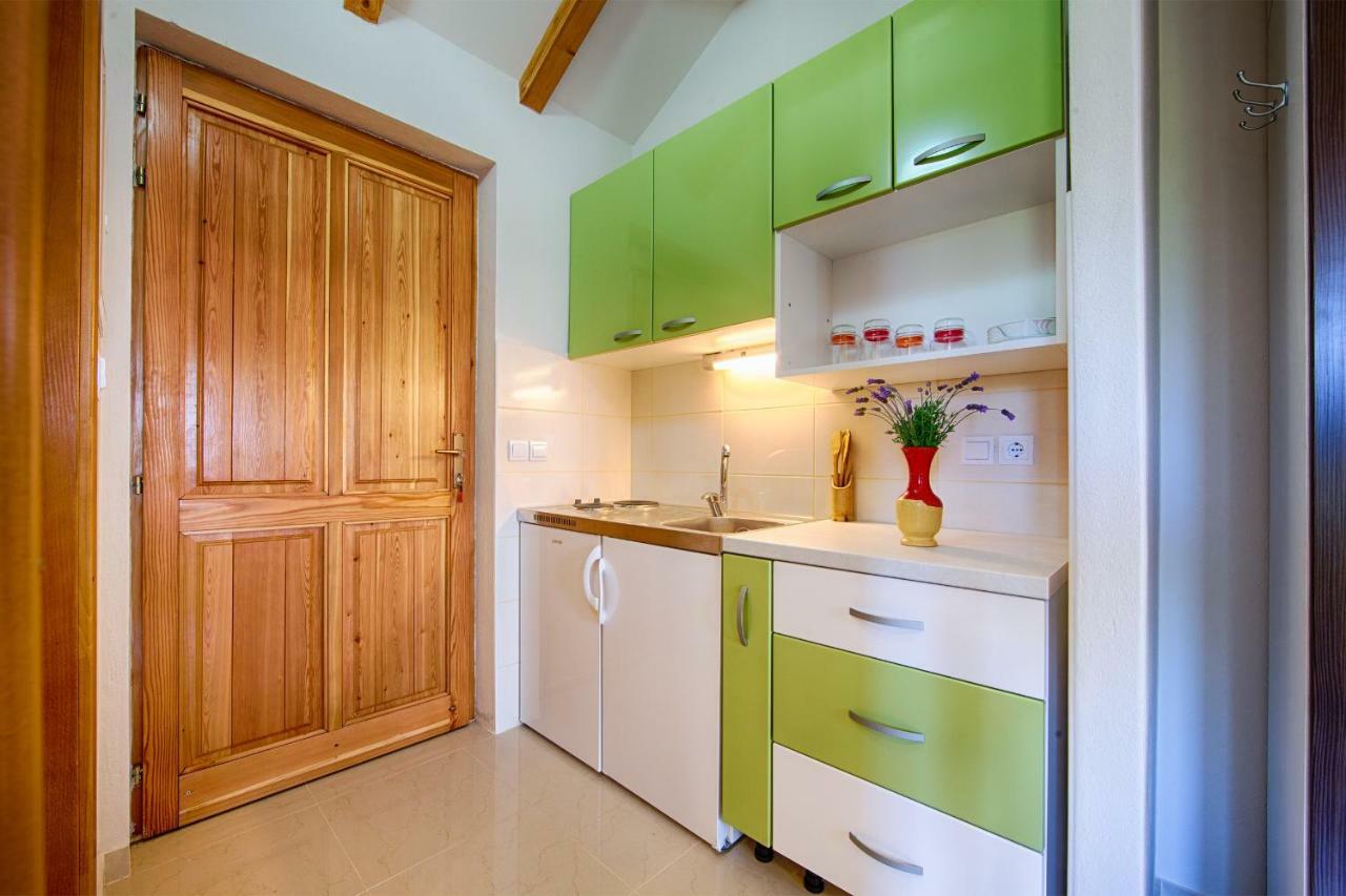 Betini Apartments - Authentic Island Escape コミジャ エクステリア 写真