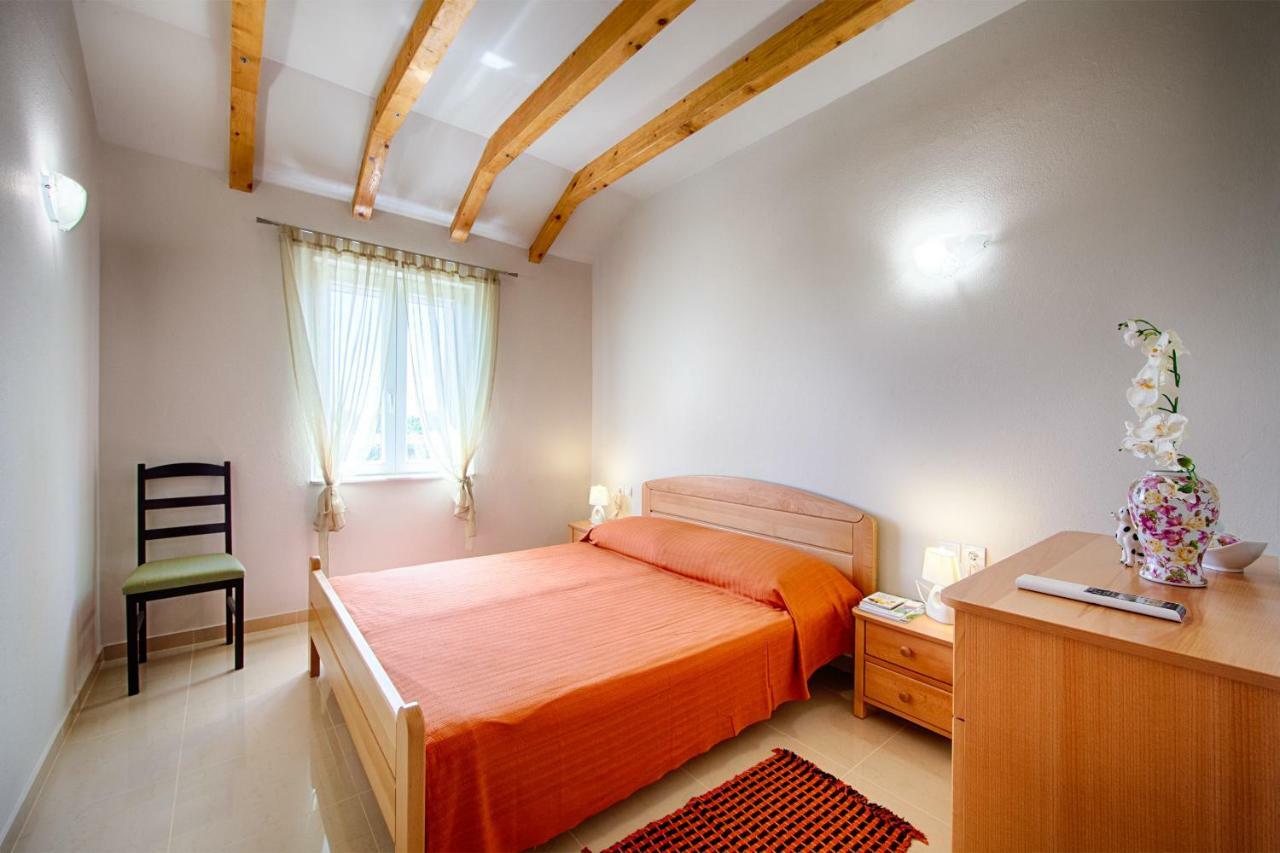 Betini Apartments - Authentic Island Escape コミジャ エクステリア 写真