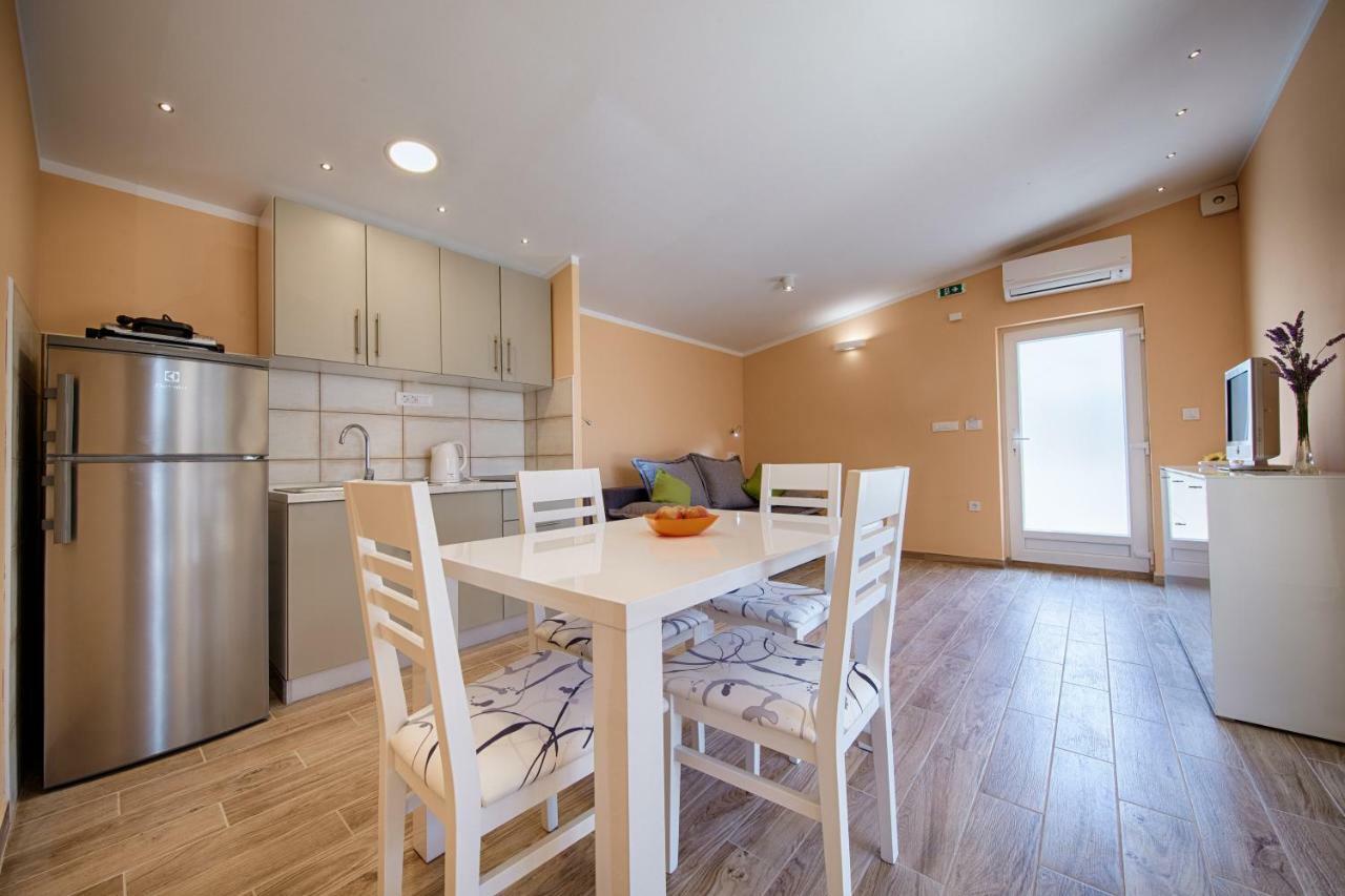 Betini Apartments - Authentic Island Escape コミジャ エクステリア 写真