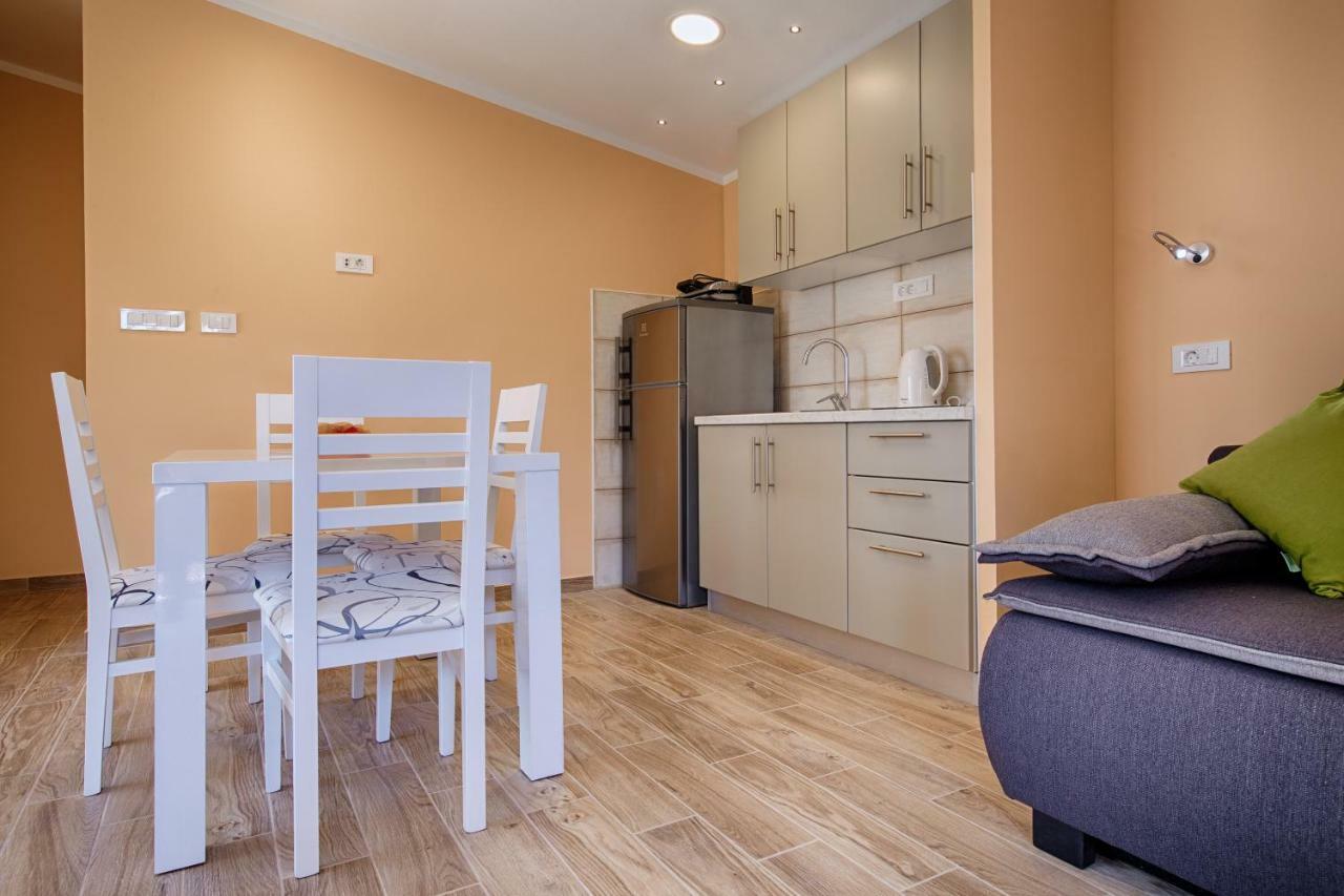 Betini Apartments - Authentic Island Escape コミジャ エクステリア 写真